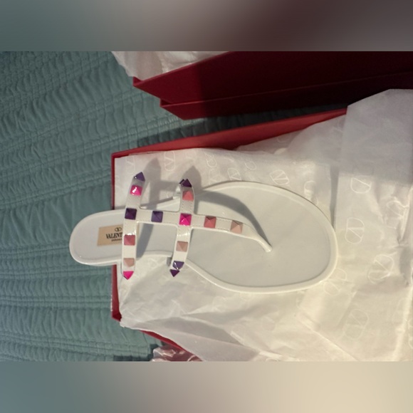 🩴NWT Valentino Garavani FLAT RUBBER SANDAL Size:colors various white pink Gold - Picture 4 of 8